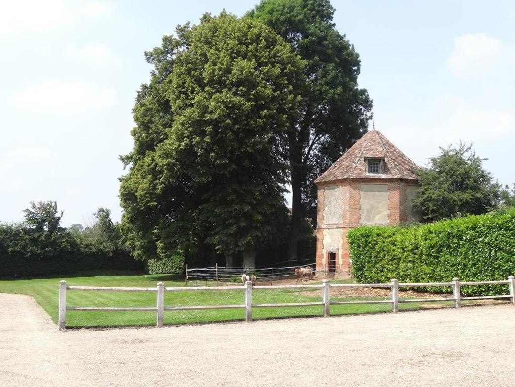 Chateau De Maillot Bonneville-la-Louvet Bagian luar foto